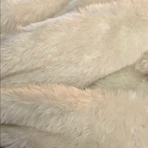 Meet your Posher, Claire